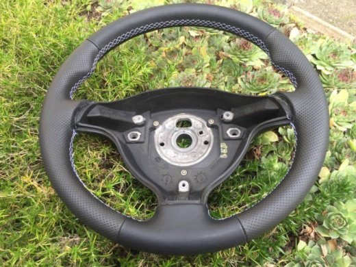 Kozeny volant VW,SEAT,SKODA s bicepsami