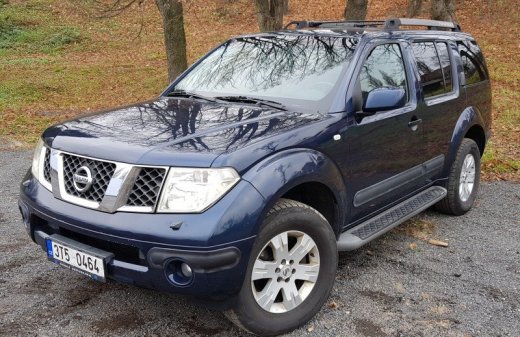 Nissan pathfinder SUV