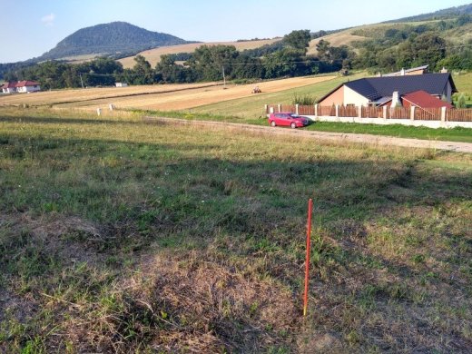 STAVEBNY POZEMOK 8KM OD PRESOVA