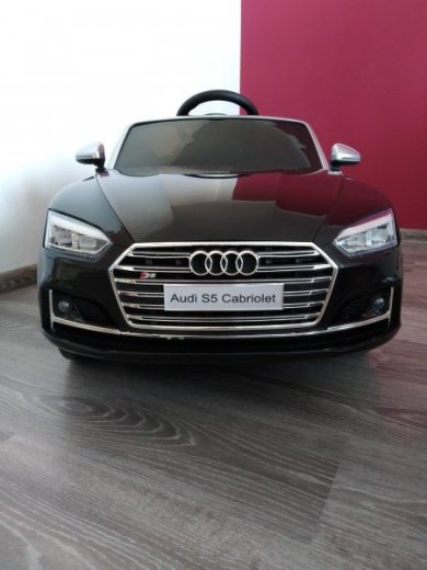 Elektrické autíčko Audi S5