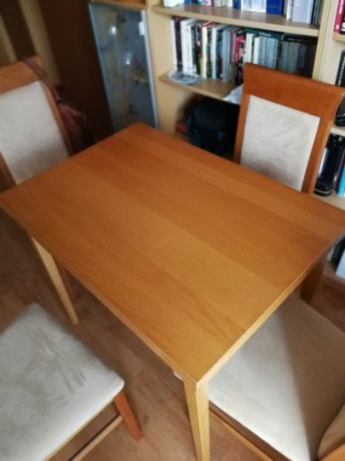 Predá roztahovaci stol a stoličky