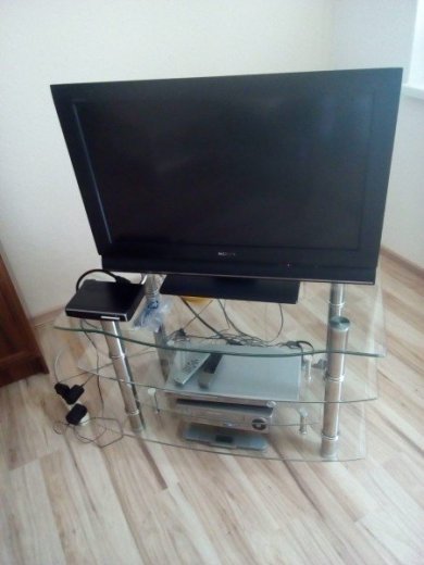 Predám stolík pod tv