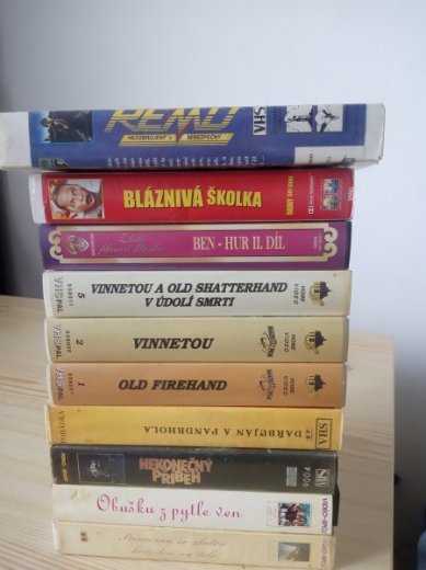 VHS KAZETY