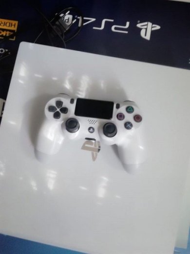 PS4 pro 1TB bez hier , originál krabica+ovládač