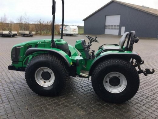 Ferrari VEGA 9Tc5 traktor