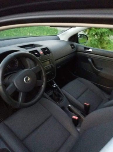 Predám Volkswagen Golf 5 ,rok 2005