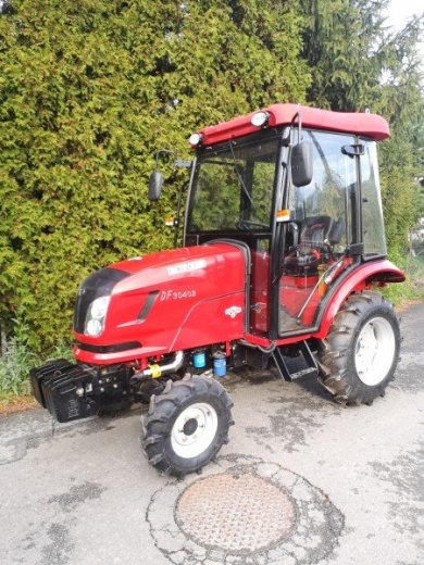 Malotraktor DF304G2 s kabinou (2019) (30 Hp, 4x4)