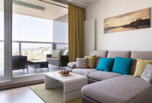 Prenájom, 2-izb. byt, 60m2 Bratislava Staré Mesto