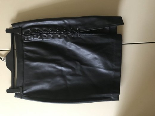 Čierna kožená sukňa z H&amp;M