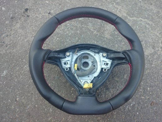 Predám športový volant GOLF 4 - ŠPECIAL 0905271398