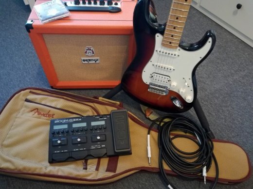 Fender Stratocaster HSS + Orange Crush + Zoom G3Xn