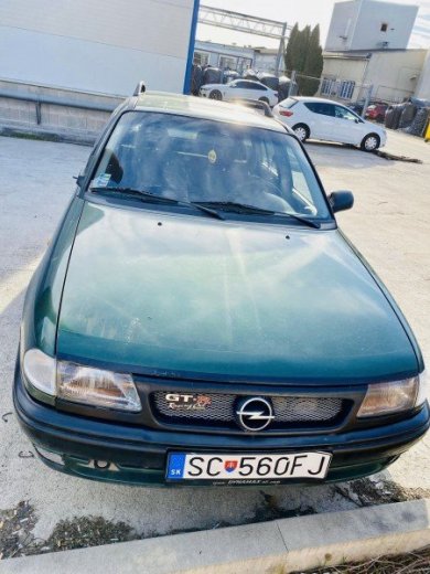 Predam Opel Astra
