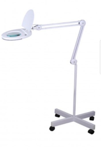 Kozmetická lampa s lupou Lesen