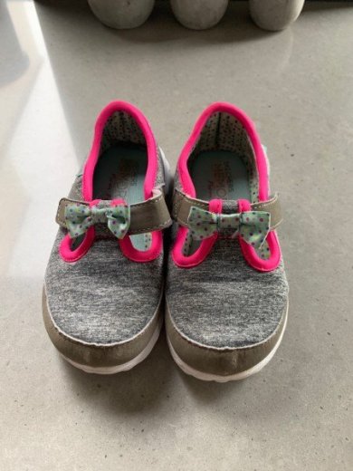 25-Skechers topánky.