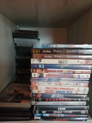 Predám  viac ako 300 filmov (originálne)