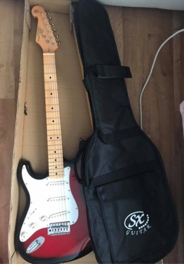 Gitara SX Vintage ST 57 left