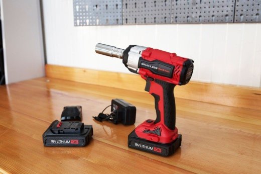 Elektrický rázový uťahovák 18V REDTOOL WT03880
