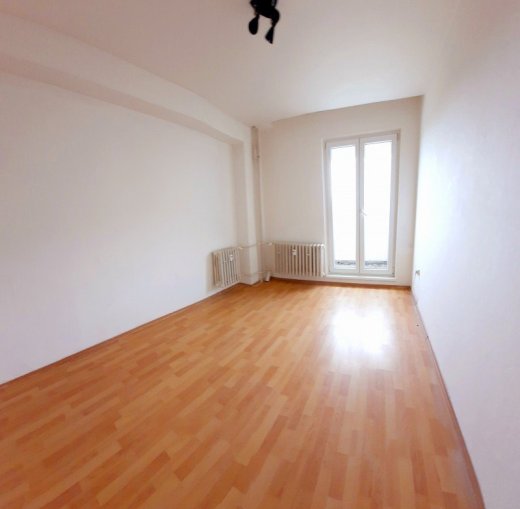 Na predaj  dvojgarsónka v meste Bratislava