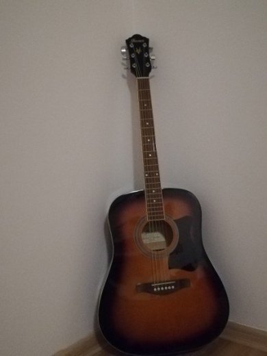 Akustická gitara