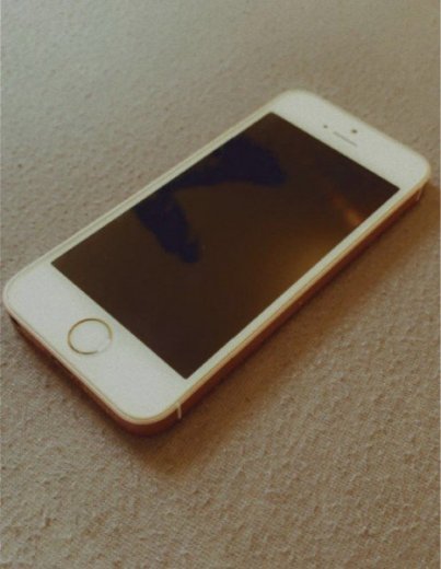 iPhone SE (2016)