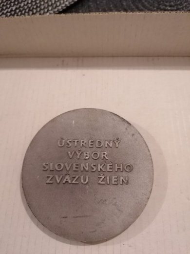 Metále a odznaky