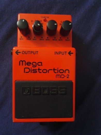 Gitarový efekt Boss MD-2