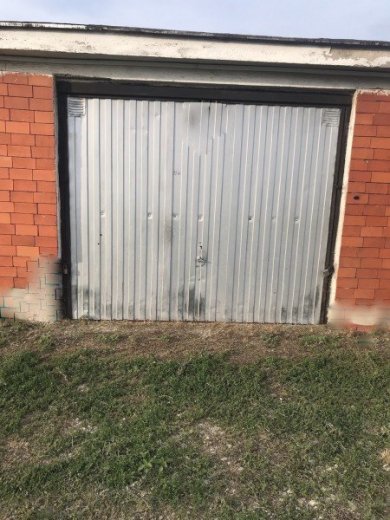 Garáž, Zlaté Moravce, 18 M²