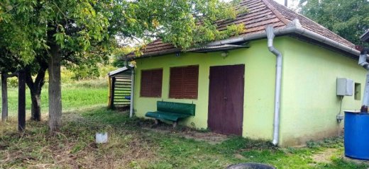 Ponuka: domček s pozemkou na predaj.