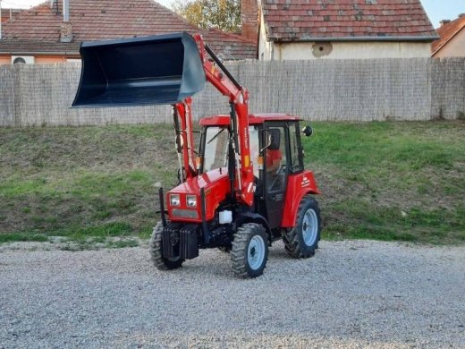 Nový Belarus MTZ 320.4 predný/zadný vývodový hrd
