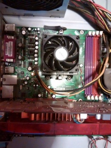 Predám len spolu SET CPU+ základná doska+DDR2 4GB