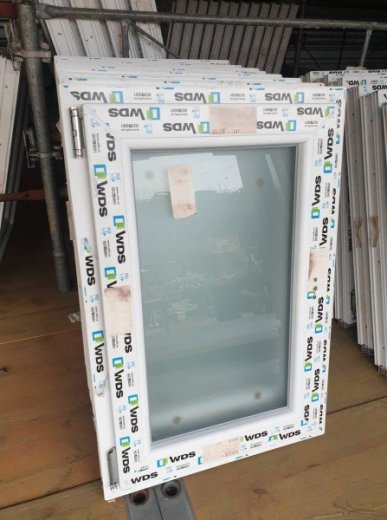 NOVÉ biele plastové okno 580 x 1000