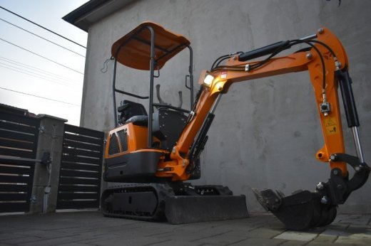 Predaj pásových mini bágrov BAUGARDEN BG 800BS