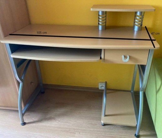 PC stolík.