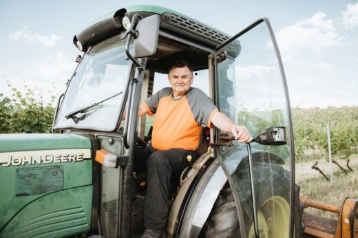 Viete jazdiť na TRAKTORE? 1300€ za tri týždne
