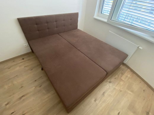 Manželská posteľ