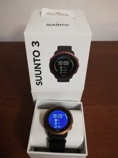 Športové hodinky Suunto 3
