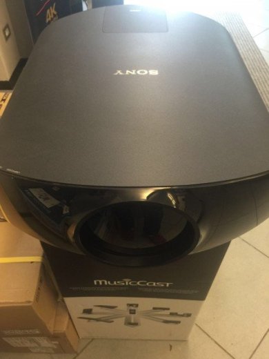Sony VPL-VW1100ES 4K