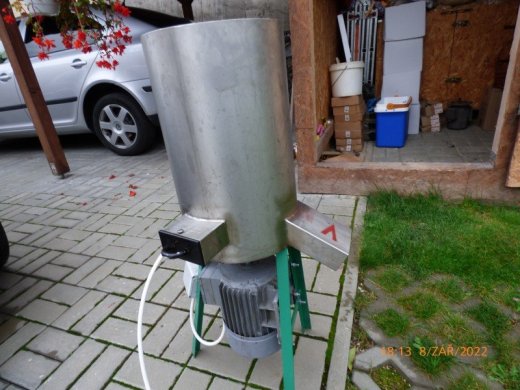 Odkôstkovač ovocia