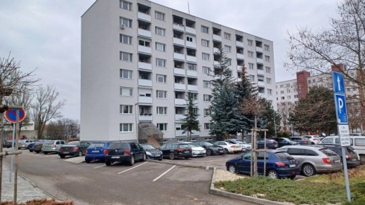 Predám 3 izbový byt v Zlatých Moravciach.