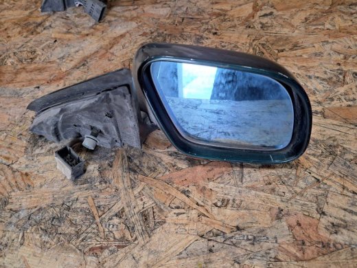Audi A6 C5 pravé spätné zrkadlo