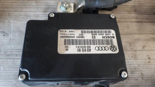 Audi a8 d3   modul riadenia napätia batérie