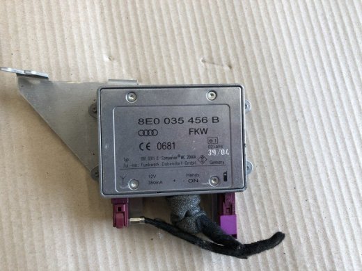 Audi a8 d3 posilňovač anteny 8E0035456B