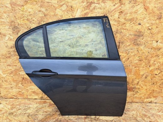 Bmw 3 e90 pravé zadné dvere kompletné