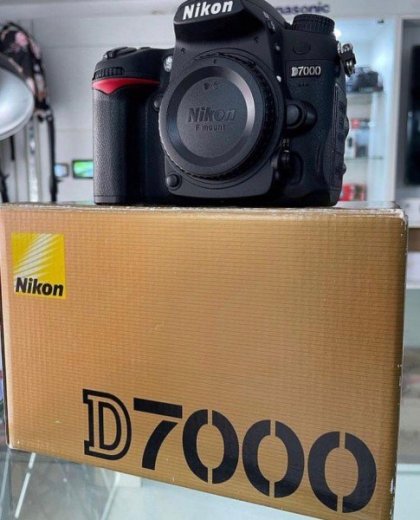 F/S: DSLR fotoaparát Canon EOS 5D Mark III