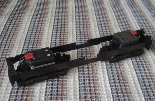 Vláčiky - model rušňa 130.005 DR PIKO H0 - 002