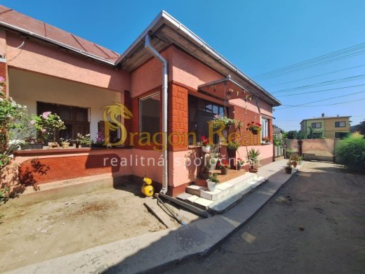 Rodinný dom s veľkým pozemkom /2415m2/ – DRAHŇOV