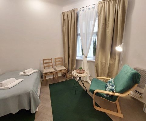 Prenájom garsónky v centre Bratislavy – oproti Eur