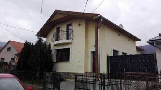 Dom po rekonštrucii v Helcmanovciach na predaj