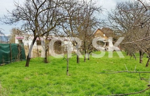 Pozemok so starším rodinným domom - ID 1605031601