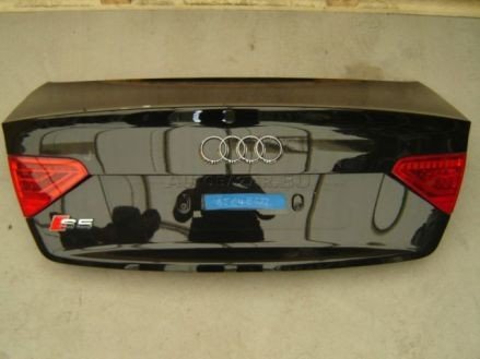 AUDI S5 ZADNA KAPOTA KOMPLETNA TOP STAV
